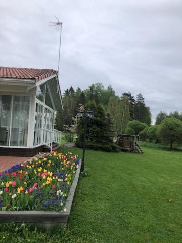 Wonderful Cottage By The Lake Hautjarvi Buitenkant foto
